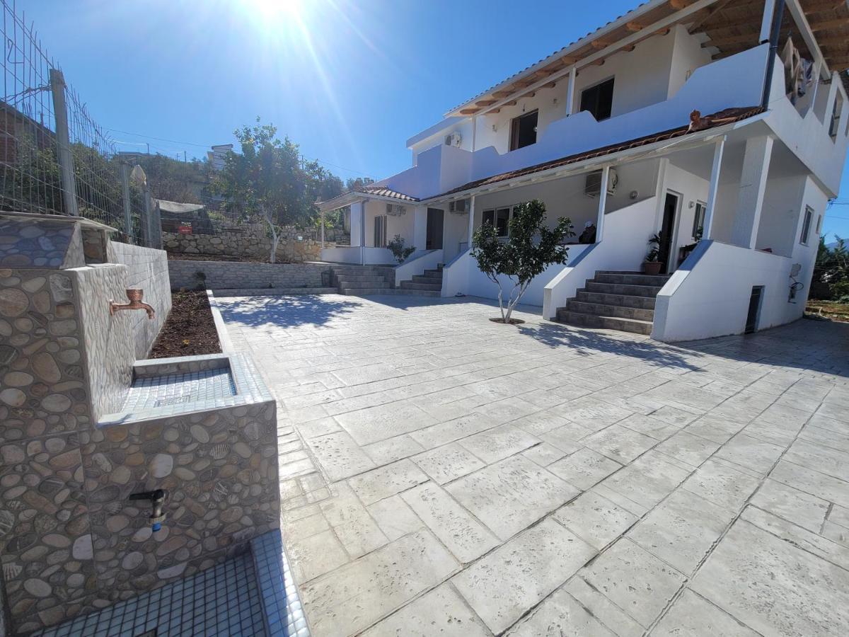 Guesthouse Veliaj Ksamil Exterior photo